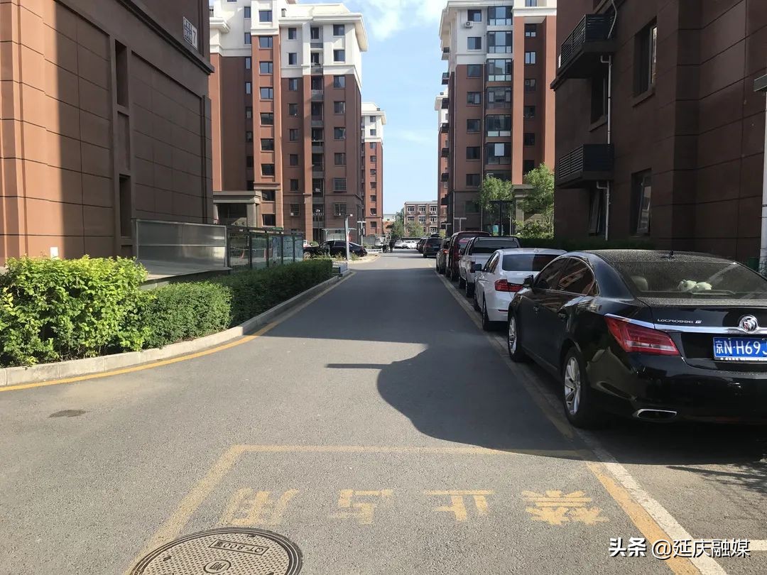 我为群众办实事丨延庆香水园街道和润社区：地上停车有秩序 地下停车暖民心