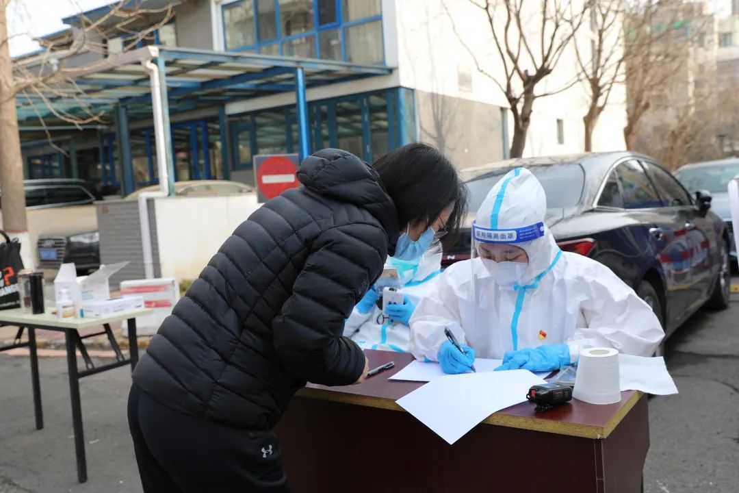 严防死守，以快制快，同心抗疫，他们分秒必争！