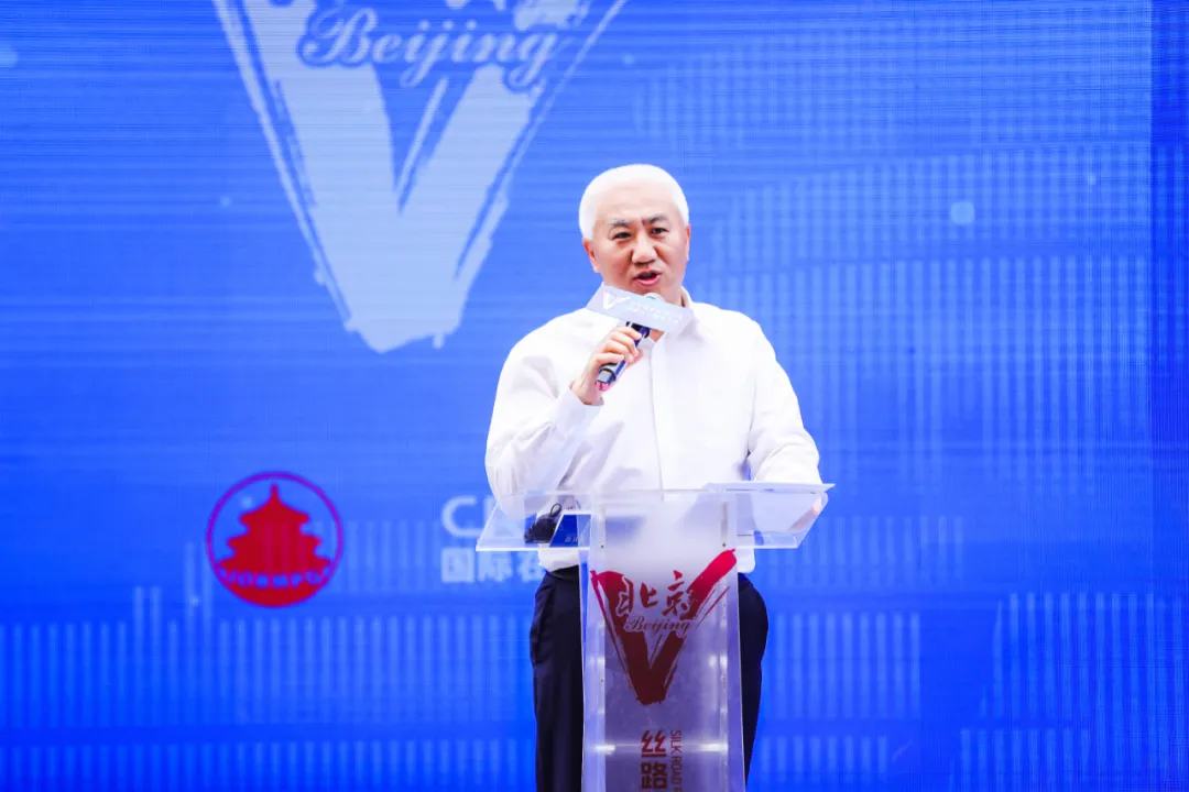 百名丝路大V走进王府井和平菓局感受北京变化，见证百年辉煌