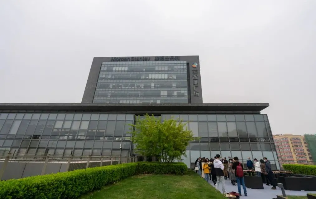 今天，20余家中央、市属媒体“探秘”东城发展