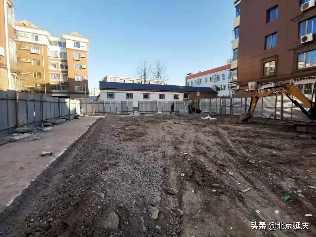 延庆：拆除施工围挡 让居民出行更畅通