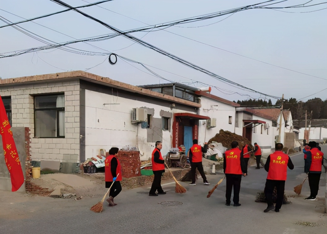 穆家峪镇开展周末大扫除 共享卫生新环境