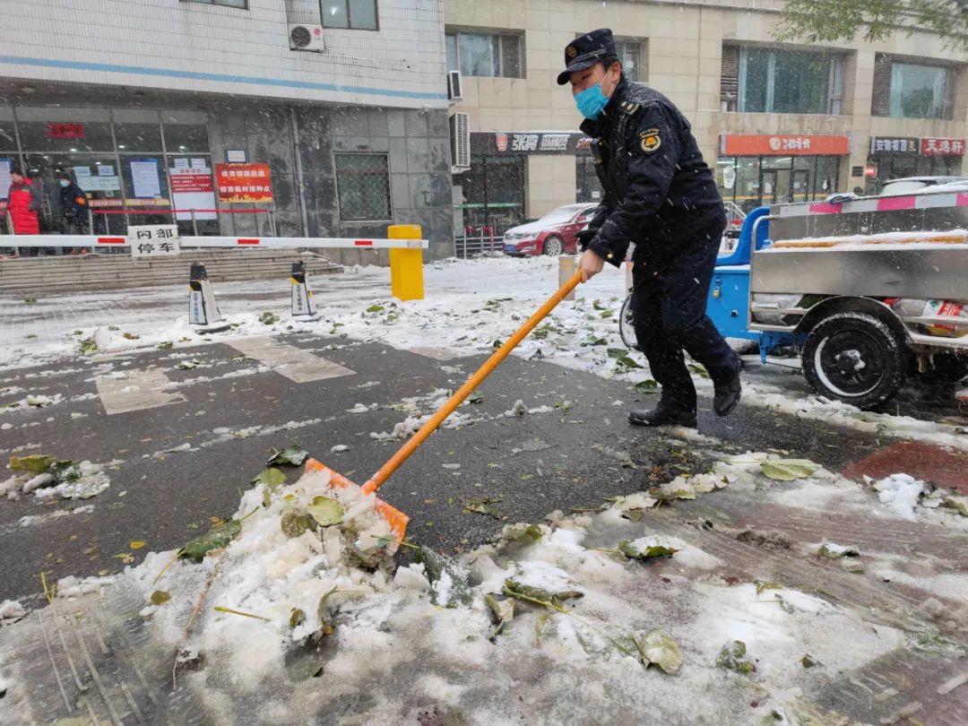 战冰雪护畅通保供暖，东城全力以赴！