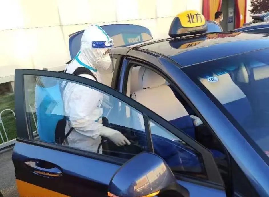 一对一送考！丰台封管控区考生已抵达隔离酒店考点