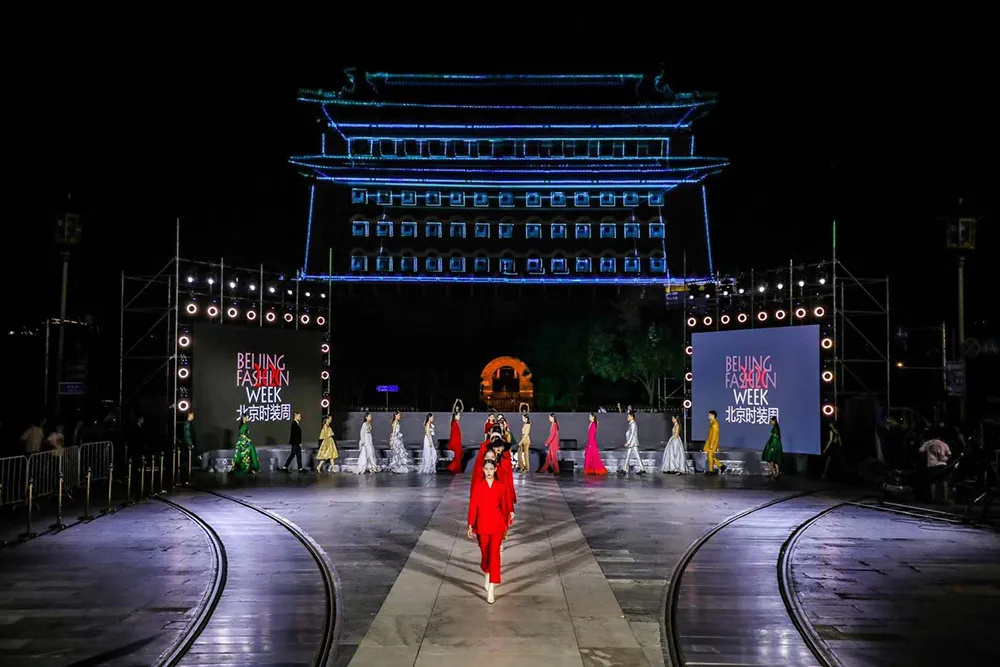 2020北京时装周“追光”之旅落幕