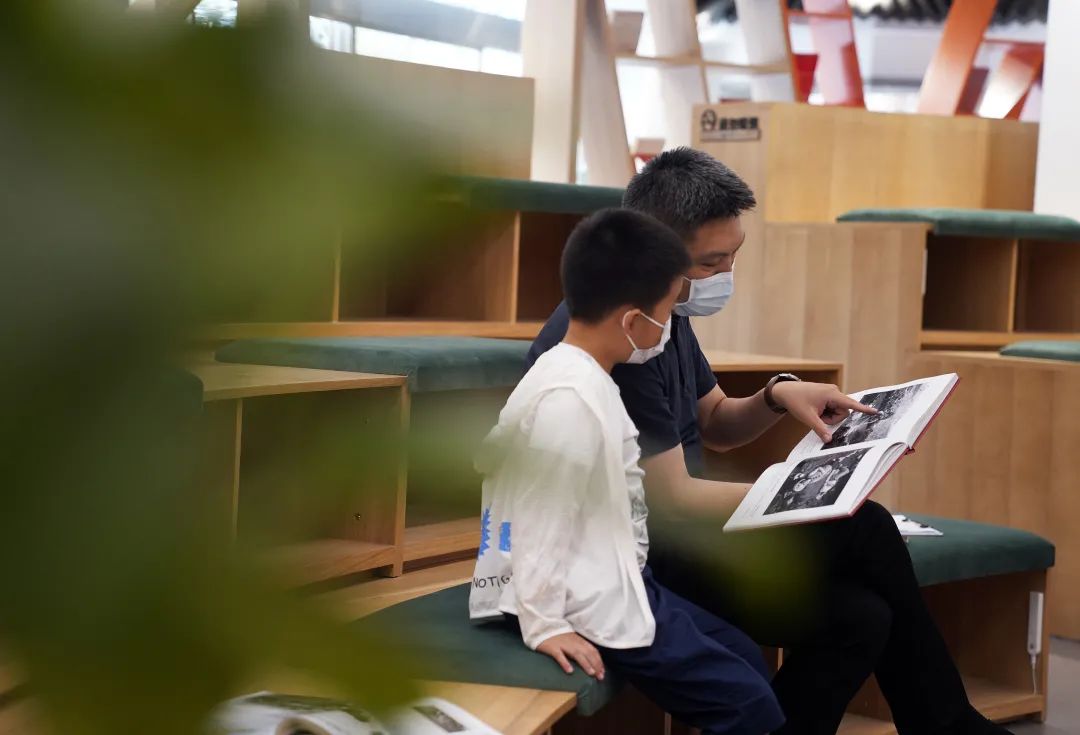 北京东城：秋风送爽闻书香