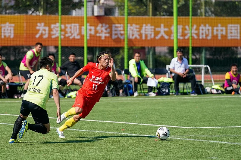 北京市首届社区杯八人制足球赛收官，东城战队载誉而归！