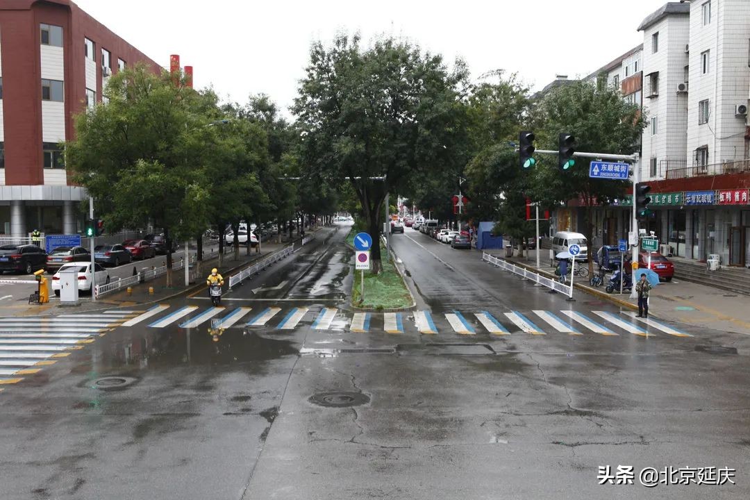 延庆学史力行解民忧 惠民修路暖人心