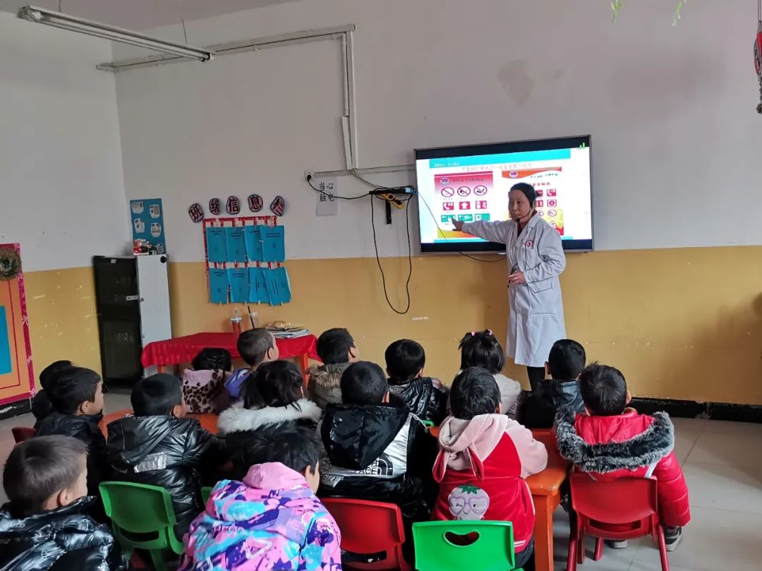 援疆医生为墨玉百姓奉上“健康礼包”