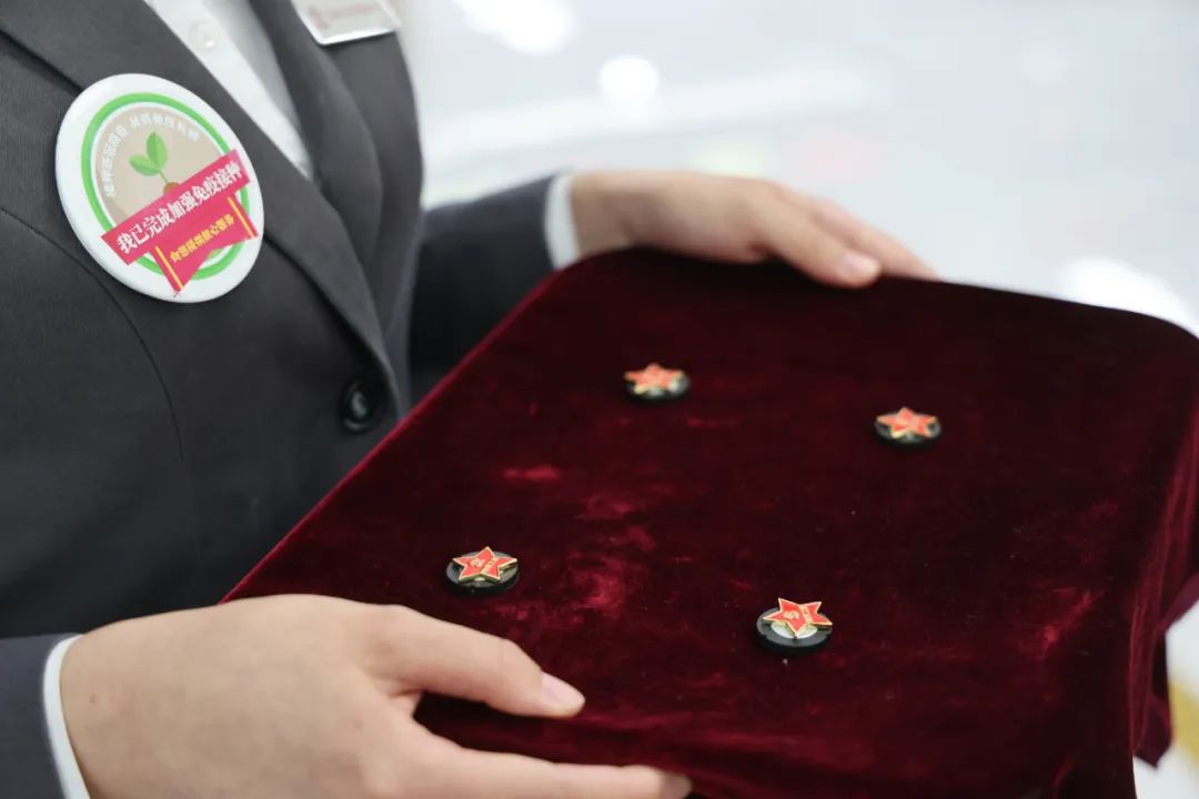 东城区政务服务中心荣誉体系发布，表彰获奖团队和个人