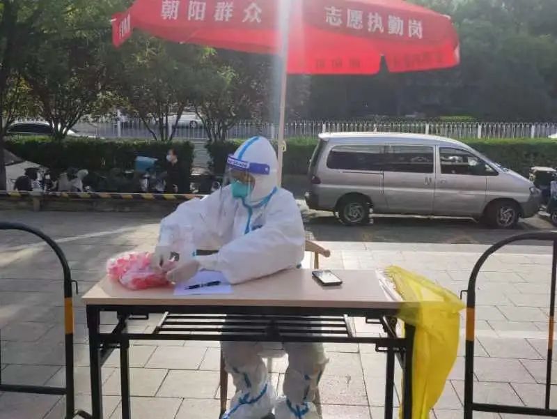 并肩携手勇担当，战疫有我检察蓝