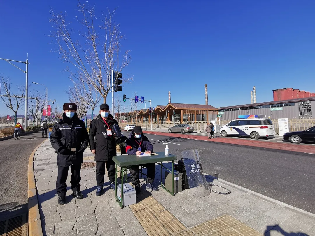 看~石景山之光！火炬传递他们全程保驾护航......