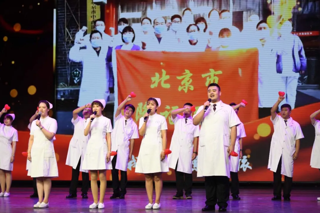 “白衣战士”共庆中国医师节，东城表彰91名优秀医师