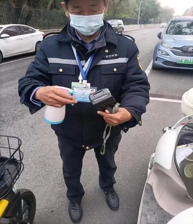 在战“疫”中闪光！他们在城市运行保障各领域，重担上肩，冲锋在前——