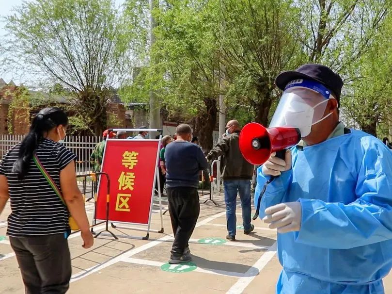 严防死守，以快制快，同心抗疫，他们分秒必争！