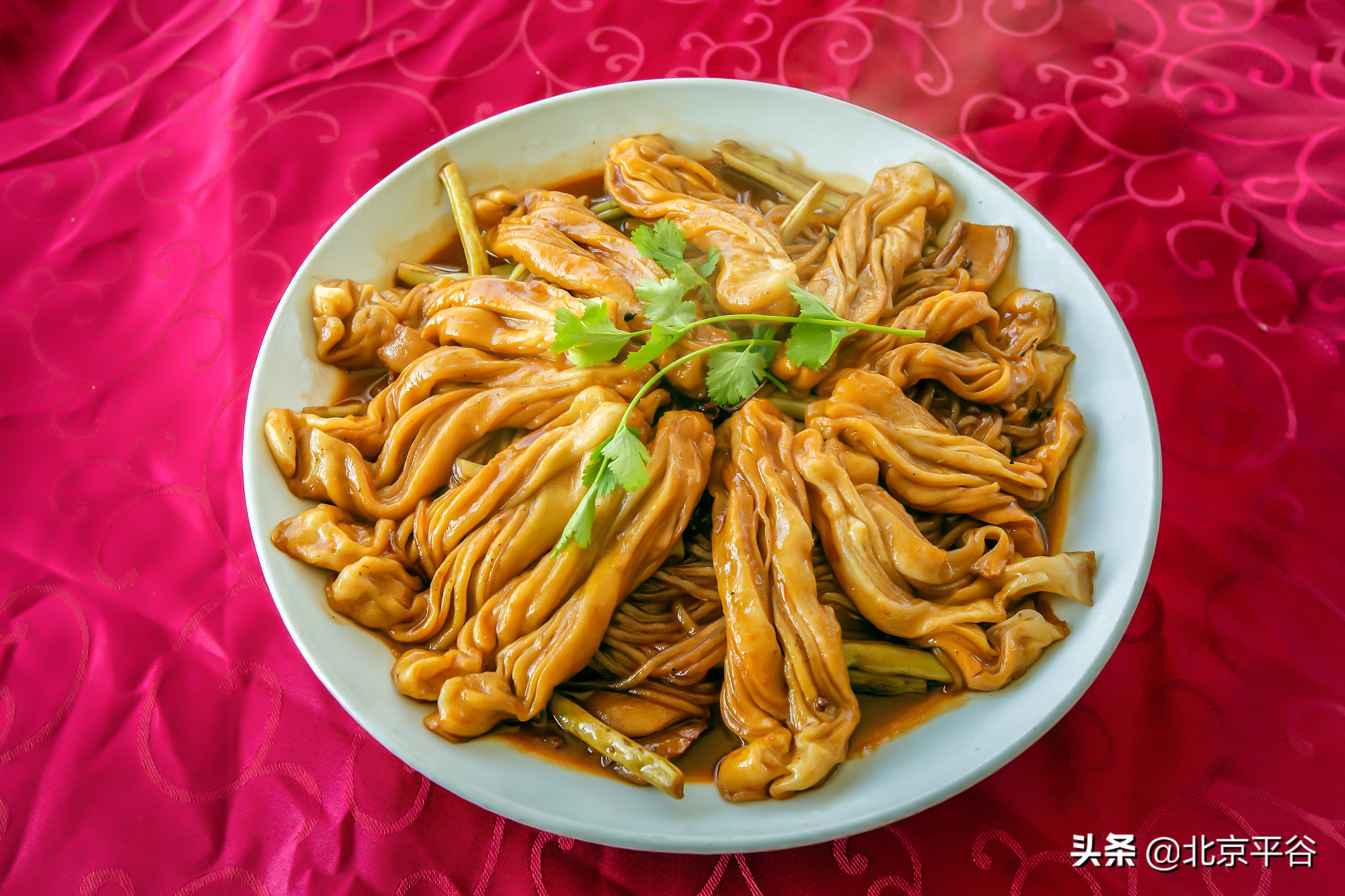 在京平安过大年 “慢”游平谷山东庄