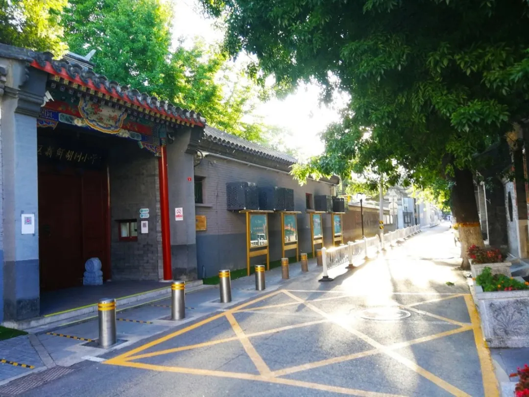 住胡同，车停进写字楼，东二环这条胡同厉害了~