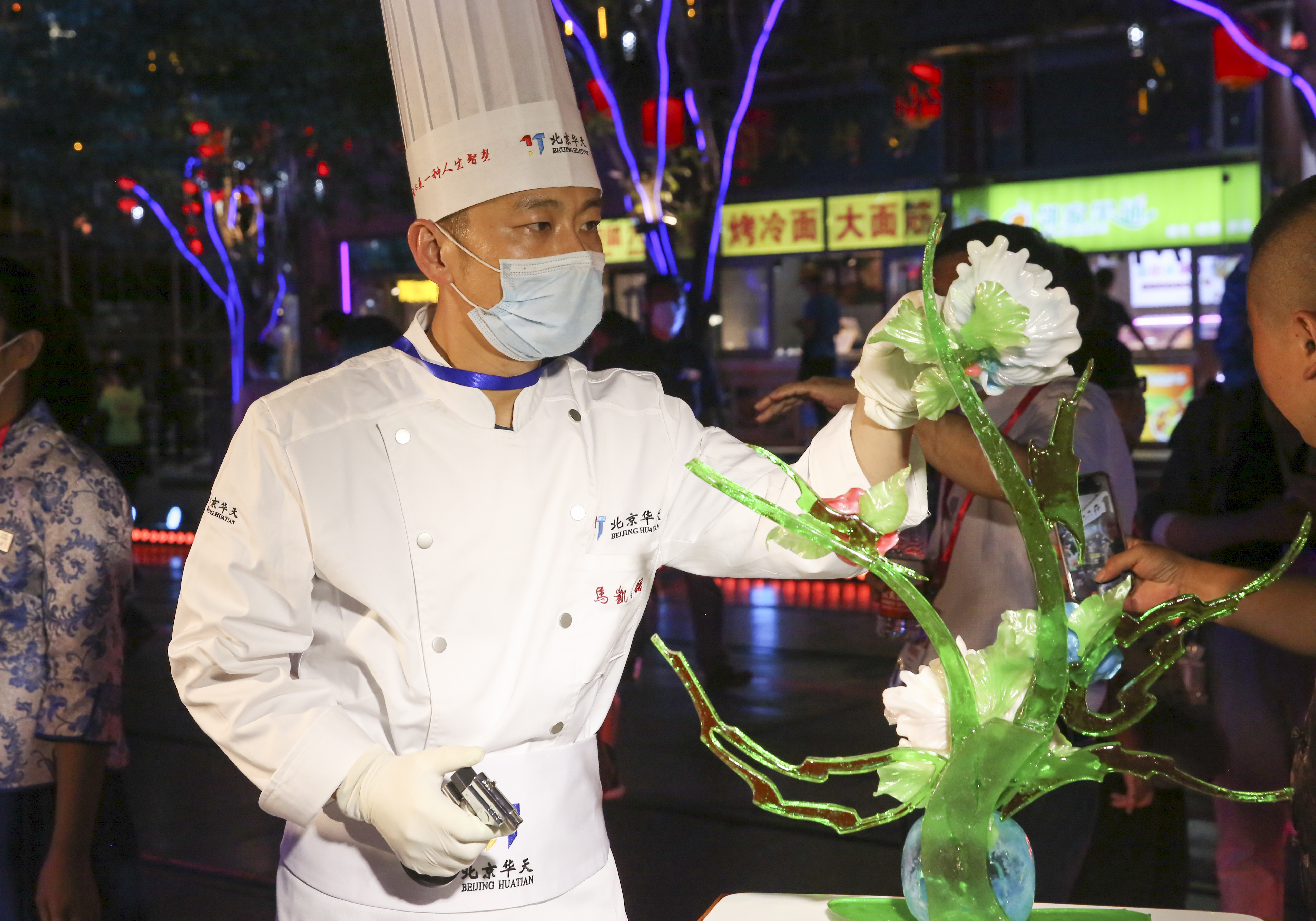 全国消费促进月暨北京时尚消费月在前门大街拉开帷幕