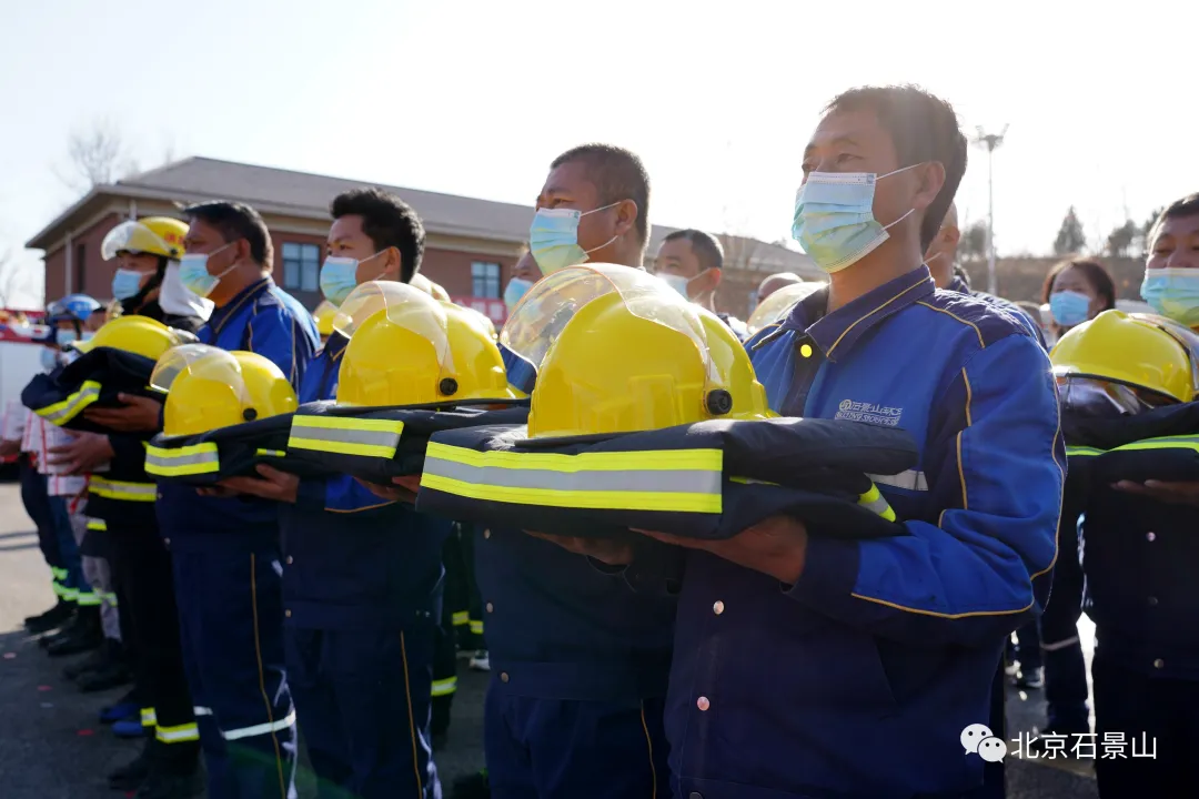 “洒水车”变“消防车” ！ 石景山“消防+环卫”移动微型消防站登场