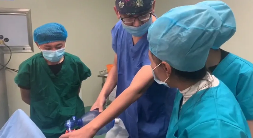 东城医疗援藏队——在纳木错湖边浇灌出最美的格桑花