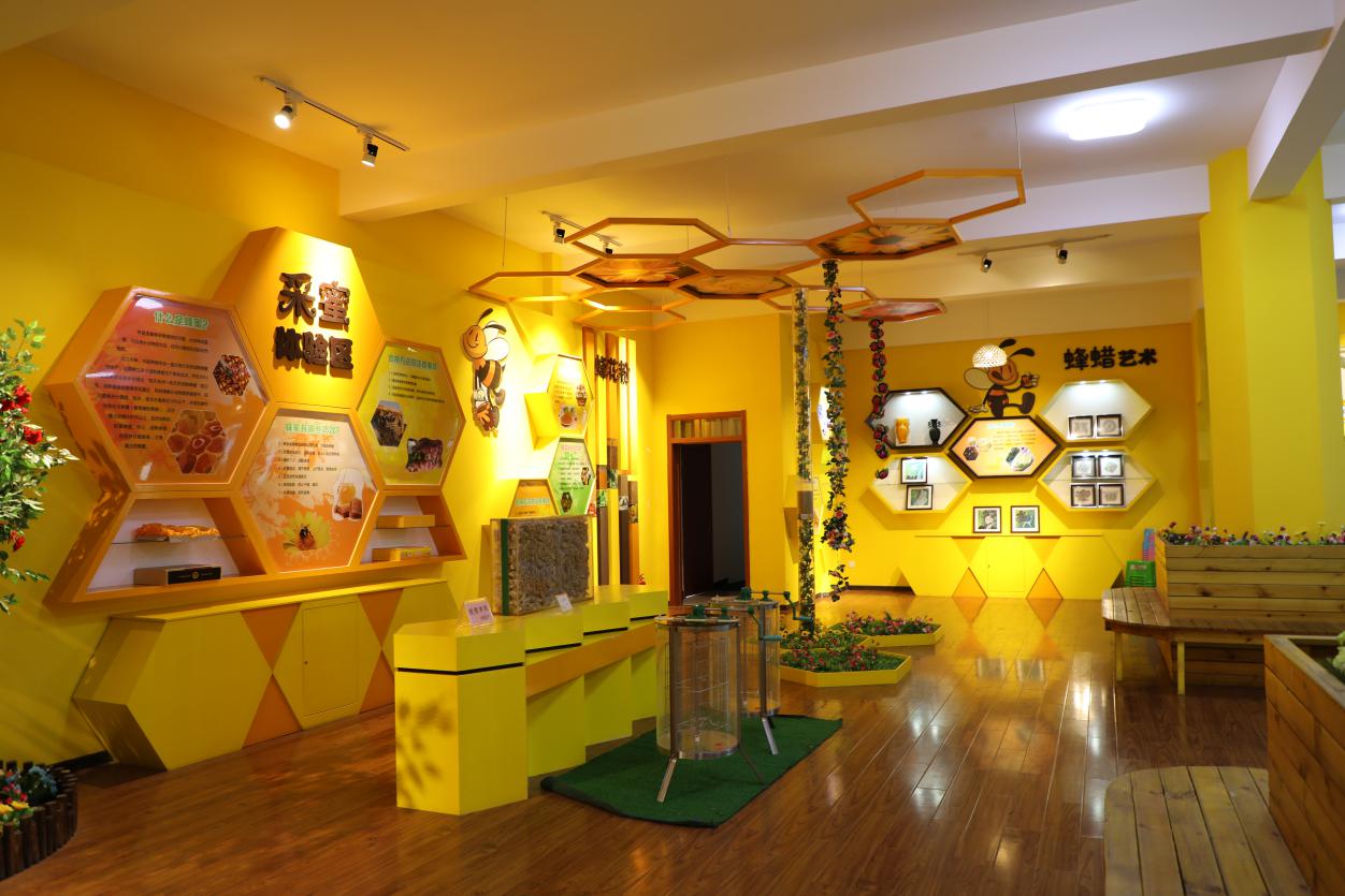 看山花、赏美景、住民宿，吃喝玩乐游太师屯