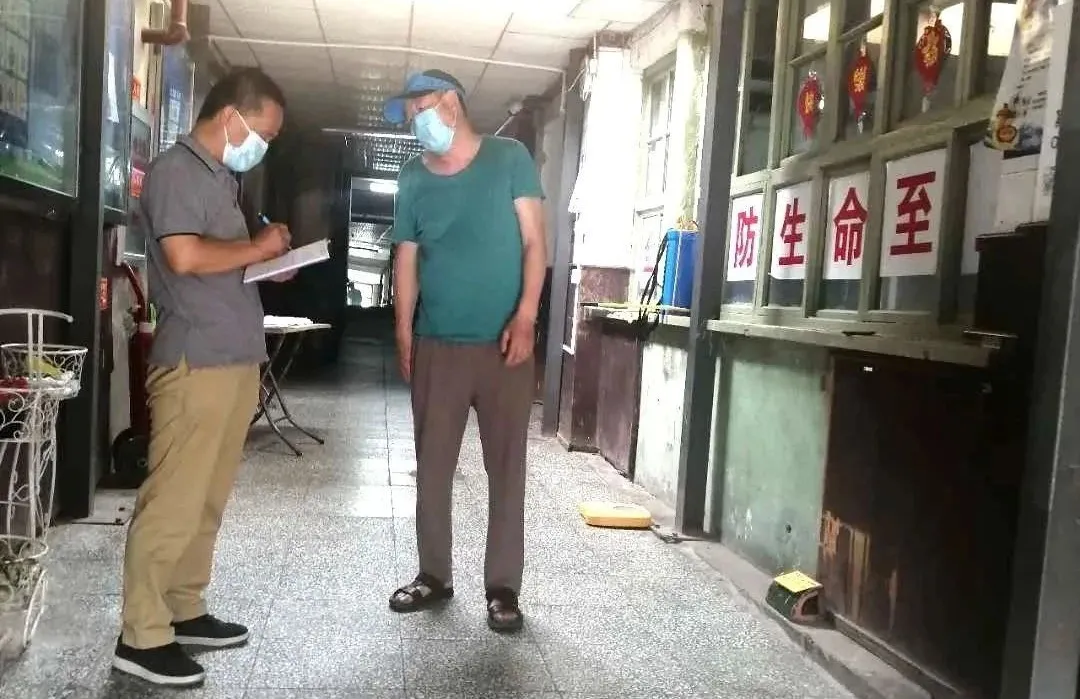 东城社工 | “慢性子”雷厉风行忙战“疫”