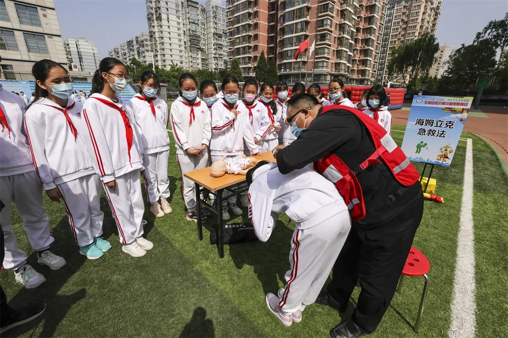 火灾逃生、地震躲避训练、原创科普短剧……东城区开展的这些活动关键时刻能“救命”！