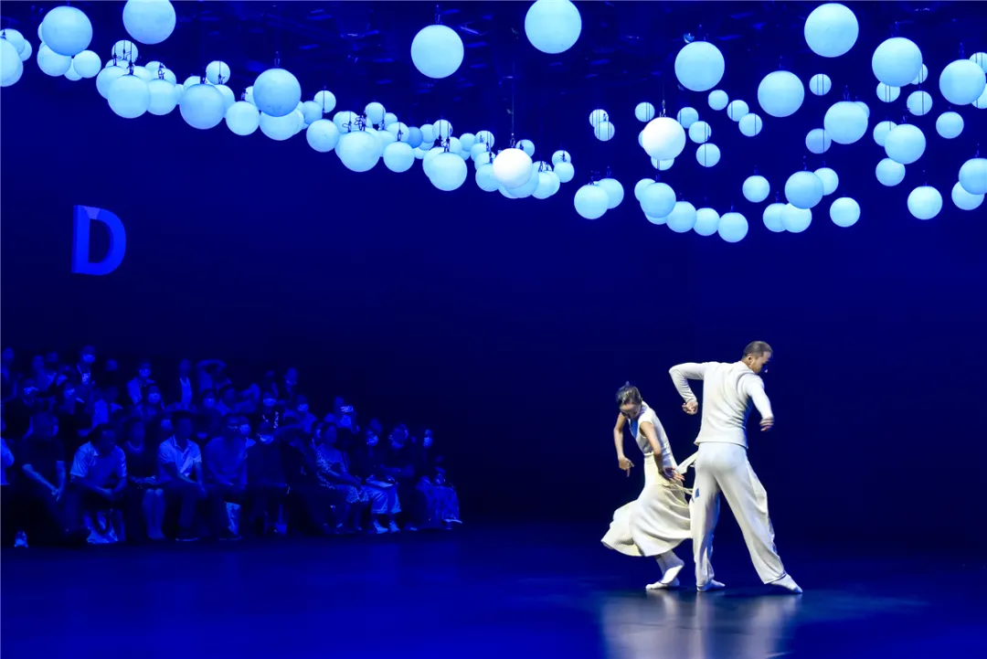 2020北京时装周“追光”之旅落幕