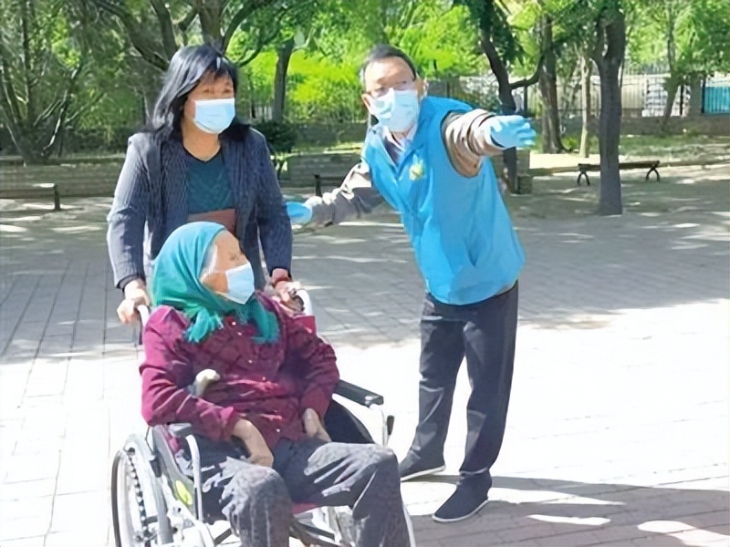 海淀区生态环境局党员干部下沉“双联系”社区协助“战疫”