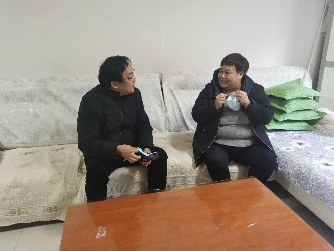 密云区总工会慰问在档困难职工