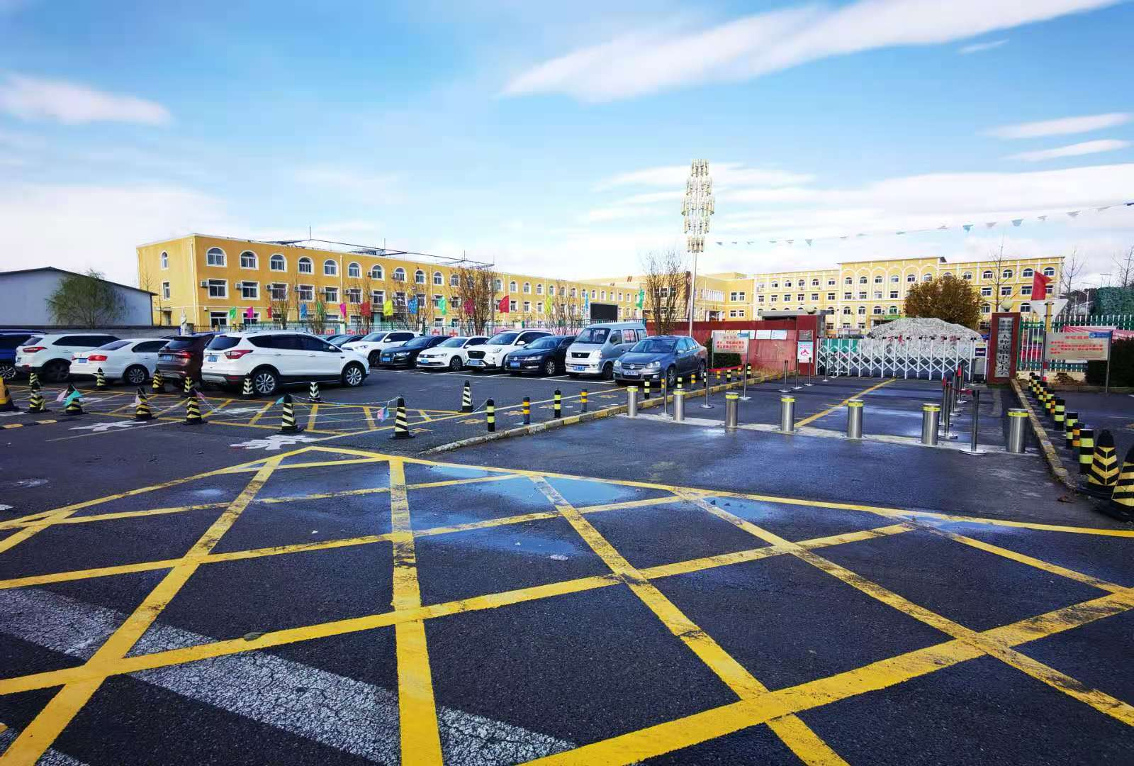 心系百姓，主动作为，密云区太师屯镇及时解决学校周边交通安全隐患