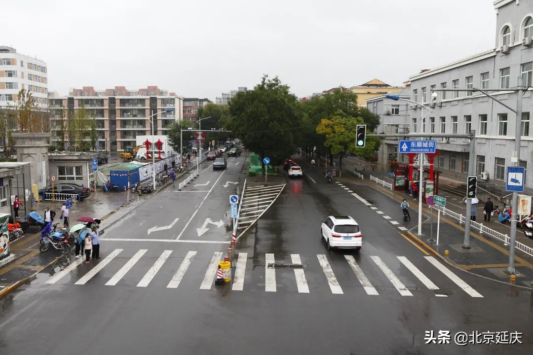 延庆学史力行解民忧 惠民修路暖人心