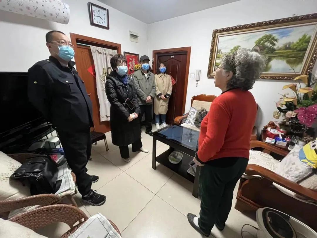 “流动接种小分队”走进社区养老院，老人接种更方便