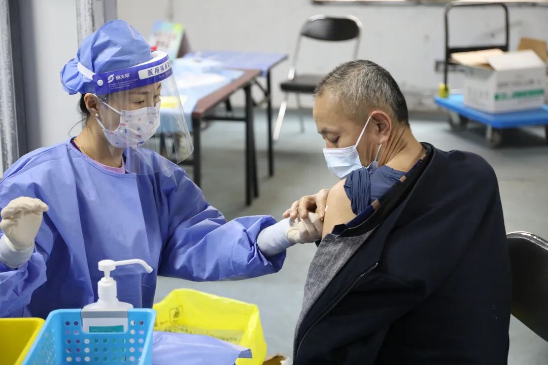 疫苗接种路上的“守护人”