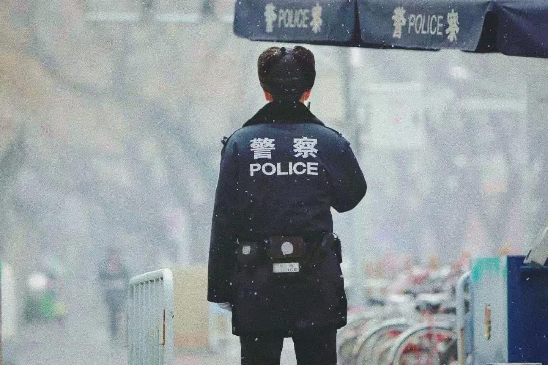 挺身而出是警察的本能