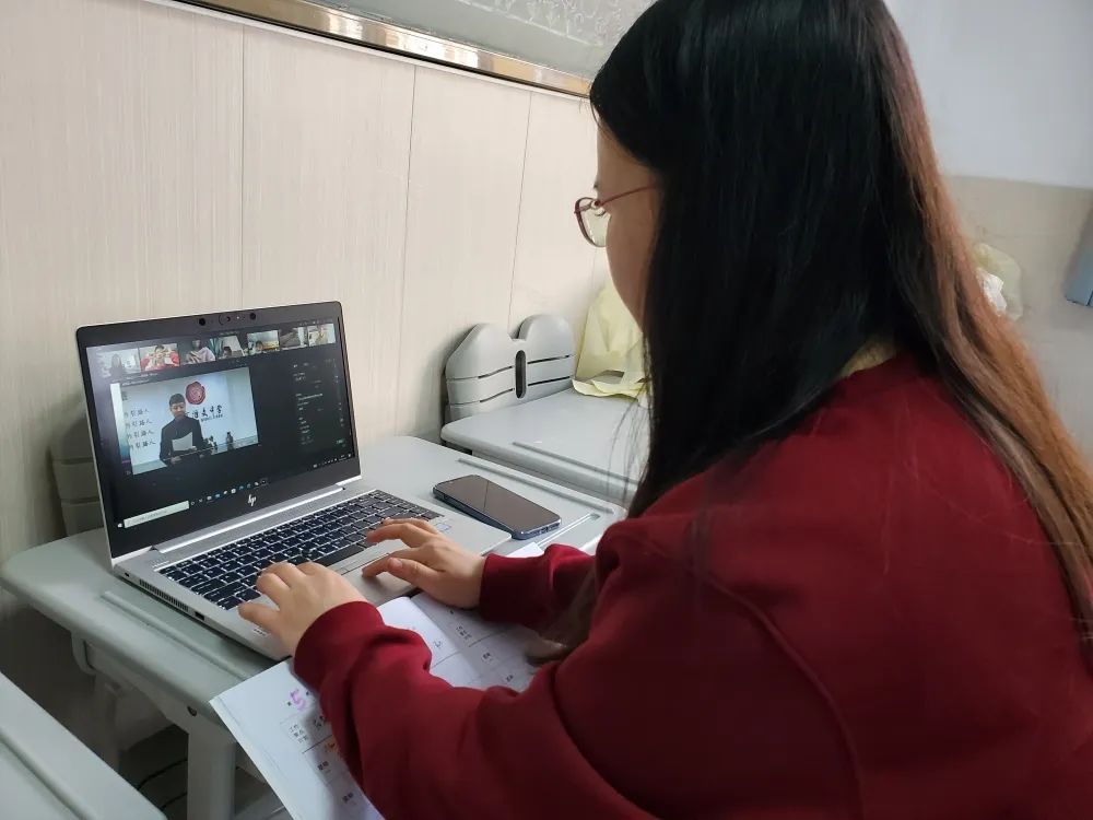 东城区中小学“同上一节疫情防控课”